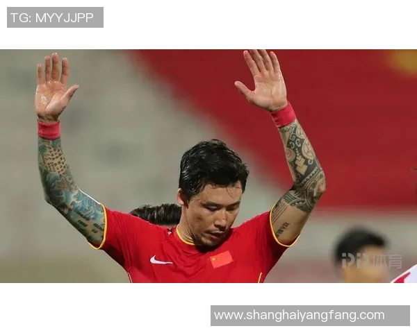 纹花臂的足球明星:从赛场到生活,展现个性与自信的背后故事 纹花臂的足球明星:从赛场到生活,展现个性与自信的背后故事