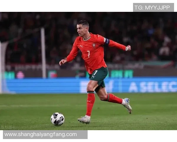 C罗经典造型大集合 展现足球巨星的不同魅力与风采